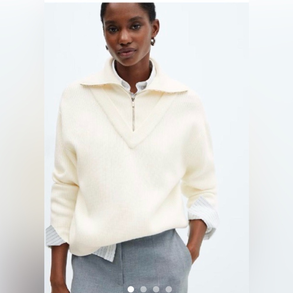 MANGO Zip Neck Jumper in Cream size small
Chunky Knit Fabric.